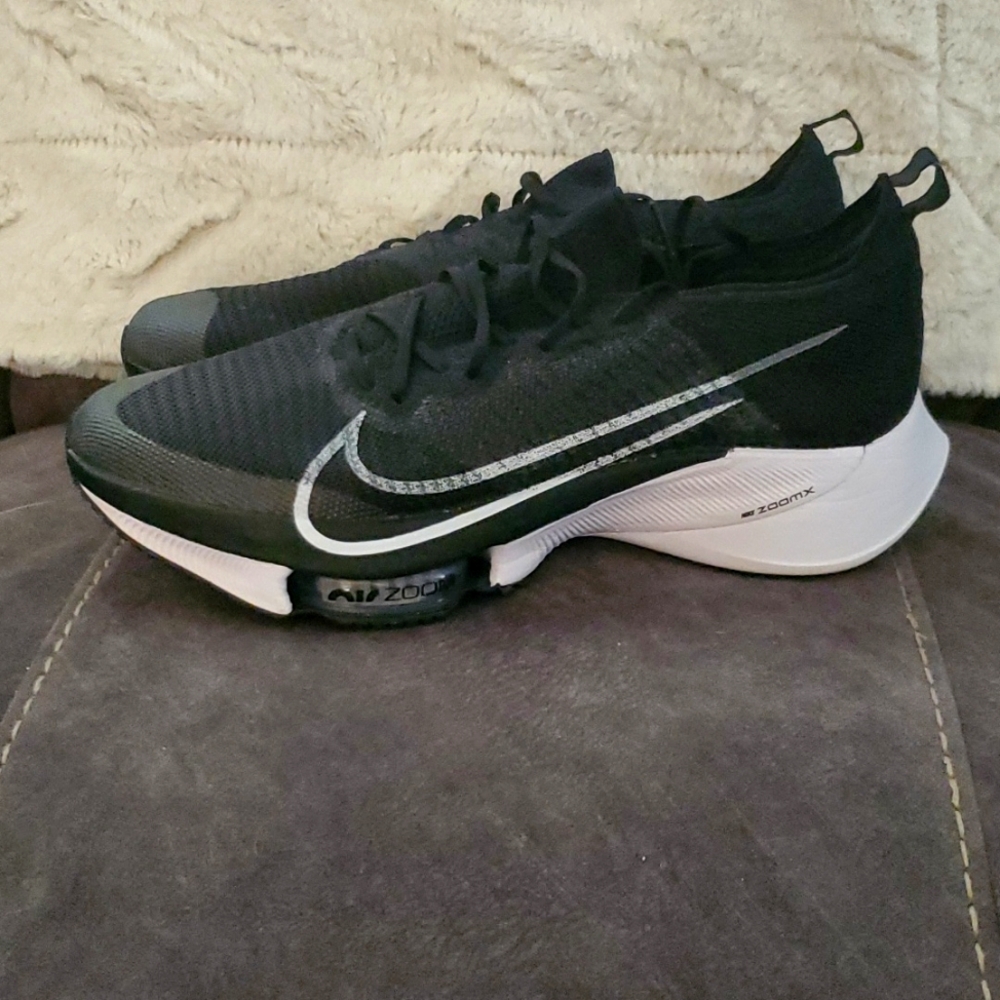 Nike Air Zoom Tempo